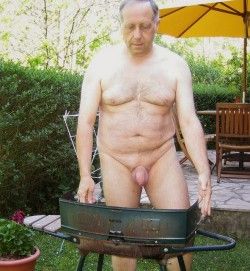 Pinned onto nude senior male
BBQ
The post BBQ appeared first on Pinsex.