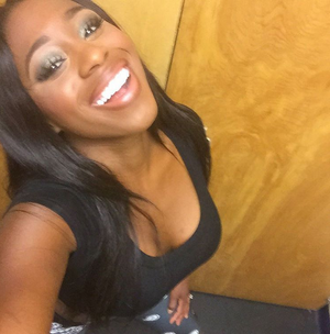 Naomi Cleavage!