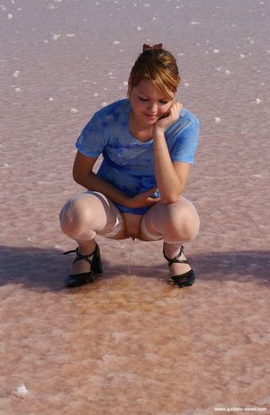 womenpeeinnature: check out my other blogs as...