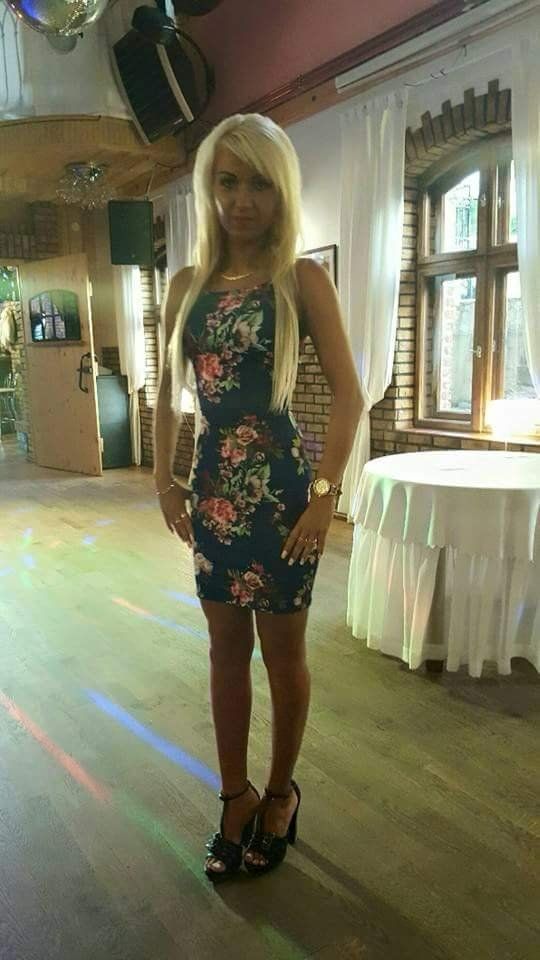 Blonde bimbo posing