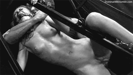 Қызметші ханымның шұлықтарындағы порно