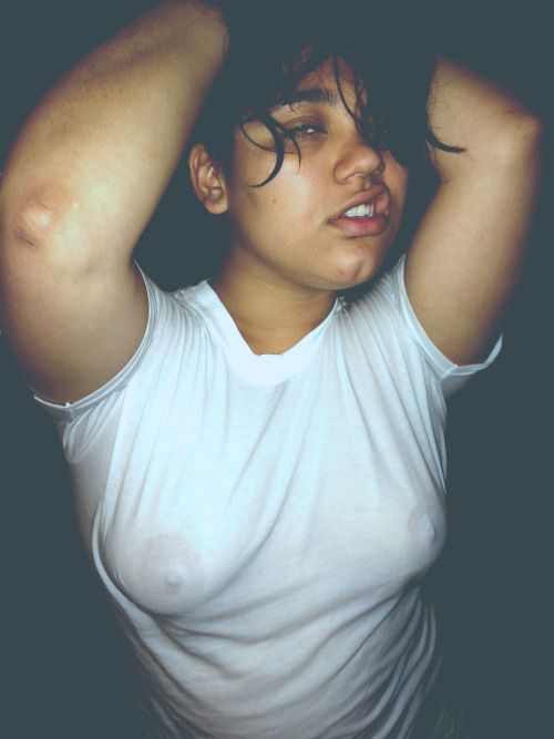 lucymaze:
me in my wet tee :)
Continue reading →