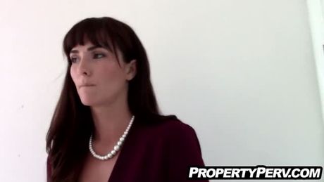 Sexy realtor in stockings fucking her client