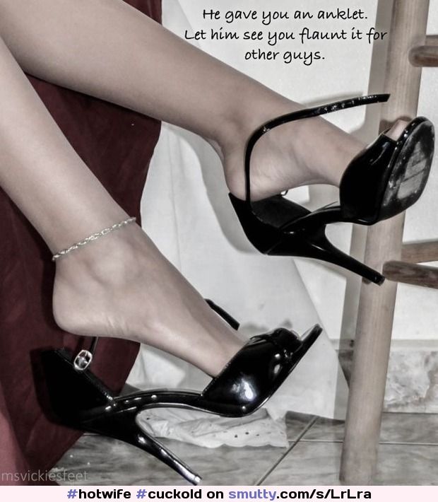 Naughty GF: Anklet (pics)