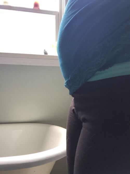 nowholdingit:
Desperation and bladder bulge.
I reaaaaaaally...