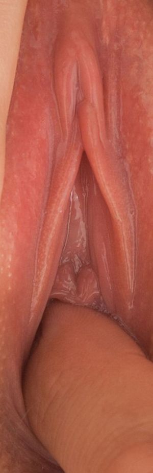 sticky finger in wet pussy