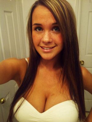 beautifulgirls4you:My profile picture! Check out HER blog!