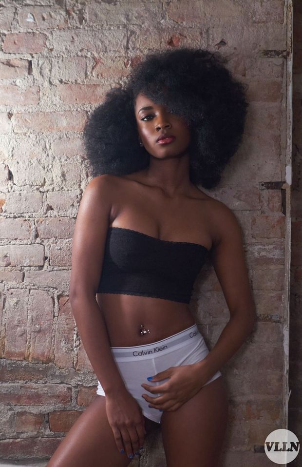 ebony model alcha