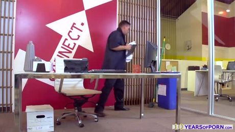 Lucky janitor fucks huge boobs secretary Mary Jean