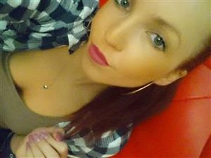 Mach's mir!Alter: 19, Haarfarbe: Braun, Figur: SchlankWas mache ich vor der Cam?Chatten / Flirten,Dirty-Talk,Dessous,Striptease,Toys,Ich gehorche...,Selbstbefriedigung Continue reading →