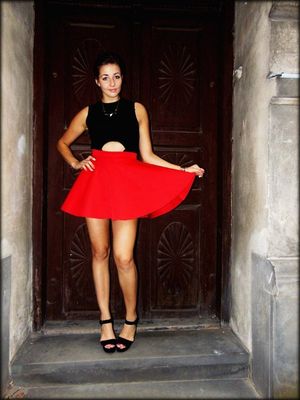 Dolled up, horny and ready for pick up