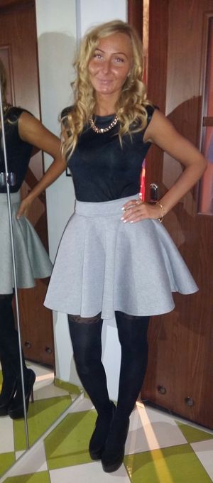 Hot mum ready for the party