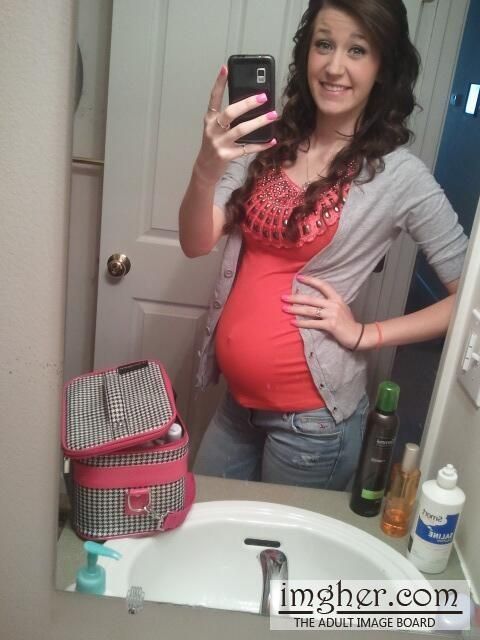 Pregnant Hotties Takeing Self Shots