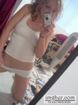 Amateur Teen Blonde Taking Self Shots In Bedroom