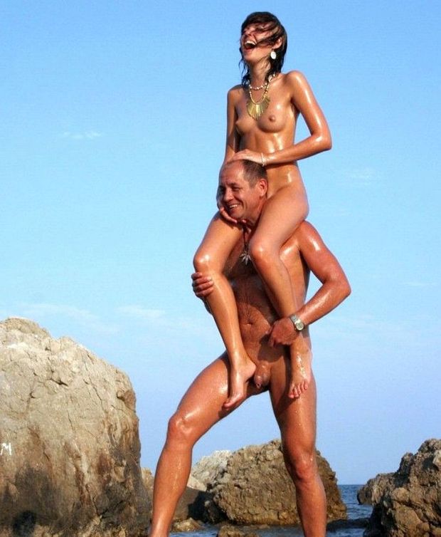 nude-couple