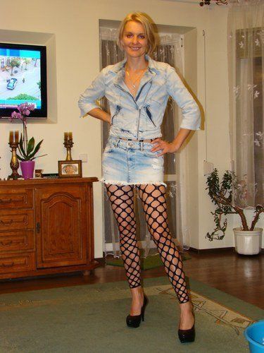 Mature bimbo before going out