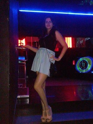 Some nice party chick