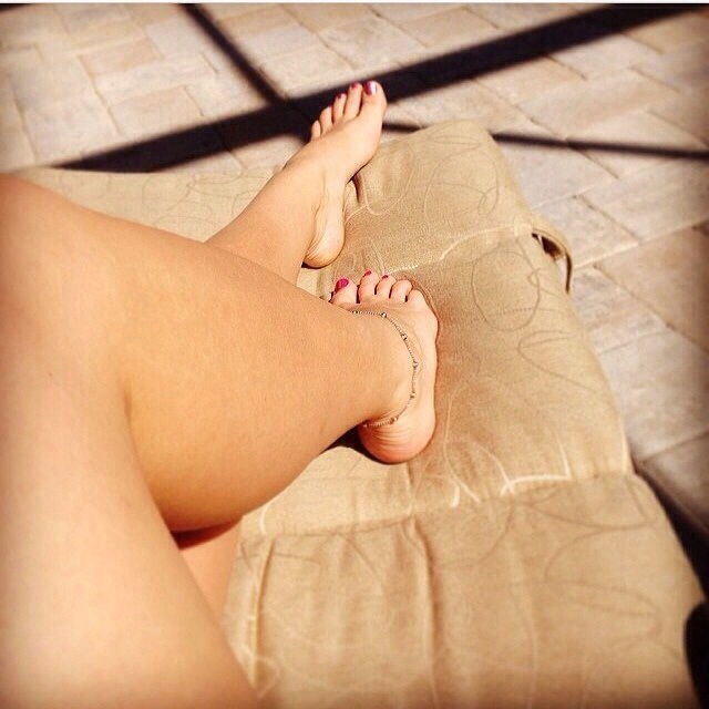 Red toes