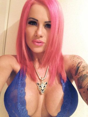 hot-girls-dyed-hair-14dec-4
