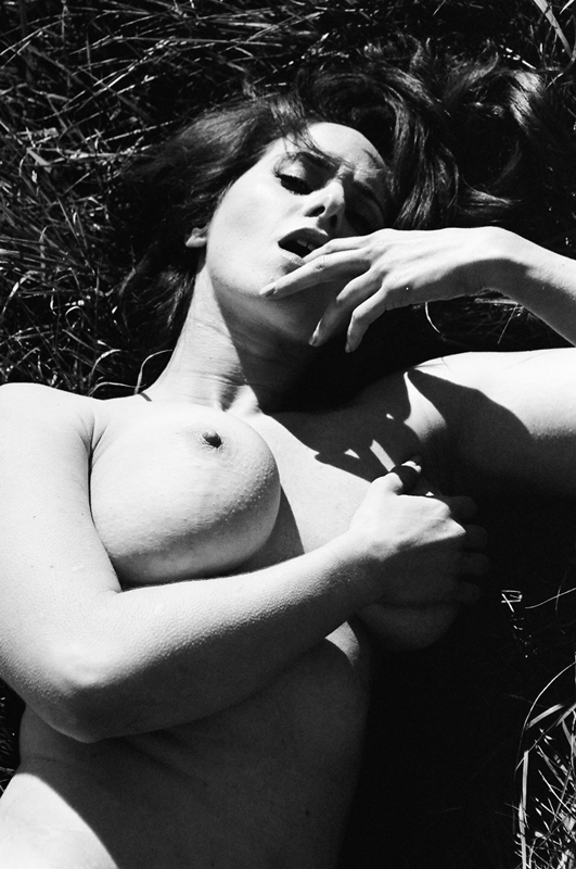 soamused:“Andrea”© April-lea HutchinsonModel: Andrea Rosu