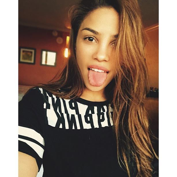 hot-girls-making-funny-faces-15jul-26