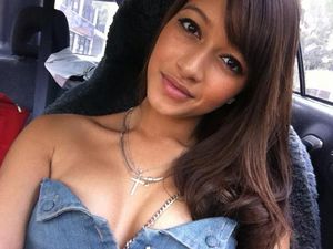 hot-girls-beautiful-eyes-13apr-23