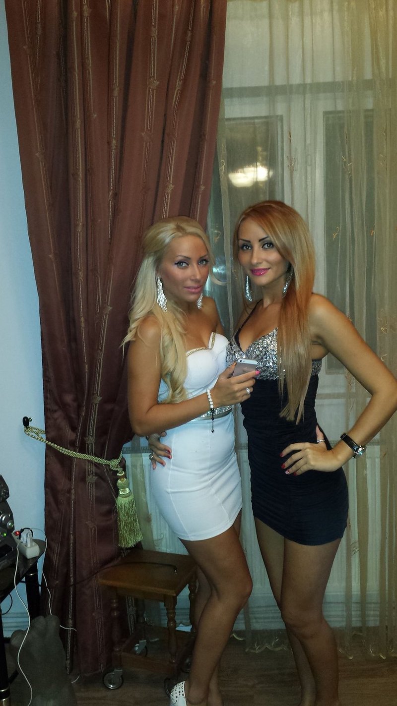 Party bimbos