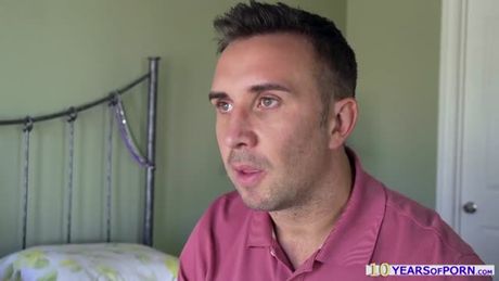 Gorgeous Pornstar wannabe Valentina Nappi both holes screwed