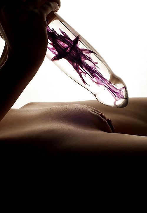 wyldesex:.neon sperm machine.