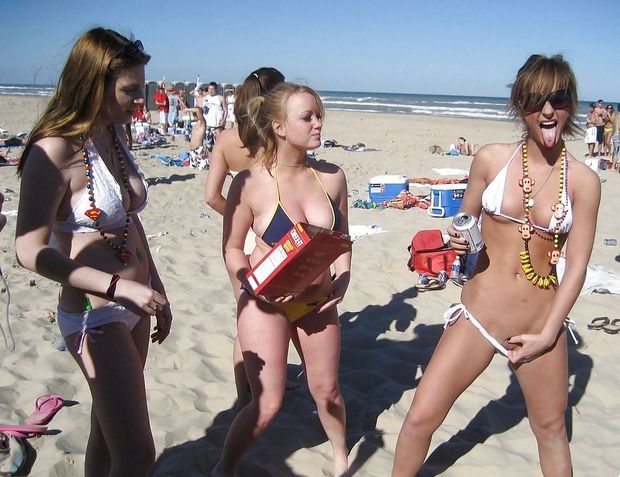 brunette teen with glasses flashing her pussy in bikini