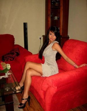 Tanned bimbo i tight mini dress at the houseparty