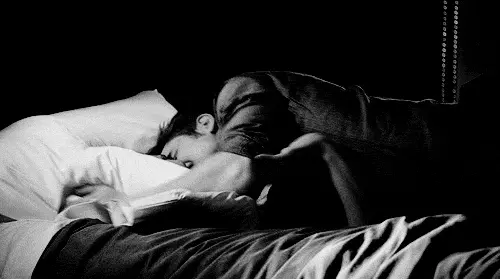 kiss bed