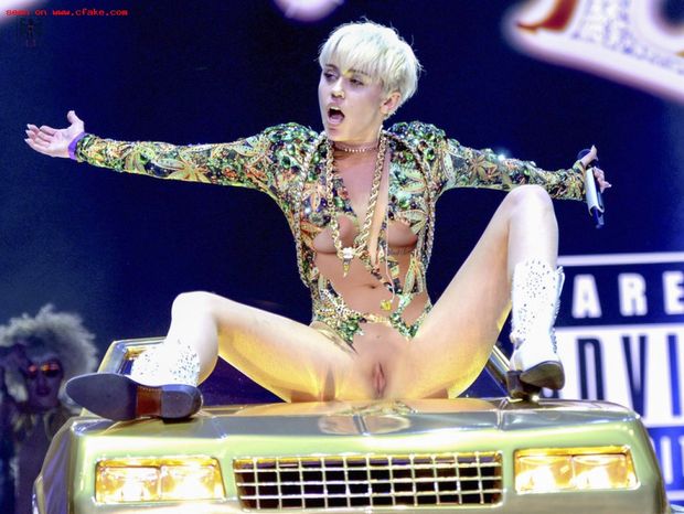 MILEY CYRUS PUSSY ON CONCERT