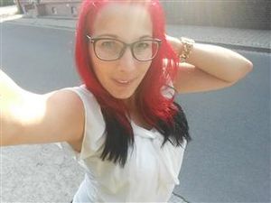 Deine sündige, rothaarige SexgespielinAlter: 32, Haarfarbe: Rot, Figur: SchlankHobbys: Gehe gerne Essen und mag besonders Italienisch, Griechisch und Thai :-) Ich verreise gerne- am liebsten in die Sonne. Ich mag Wellness und Fitness. Shoppen... Cont