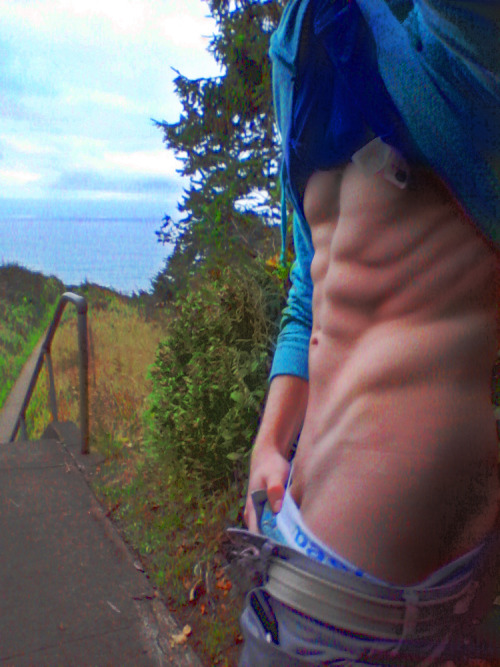 colorslashmotion:
So I went out to a lighthouse with my dad to...