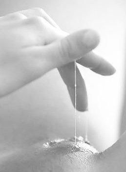 Belle masturbation, bien mouillée