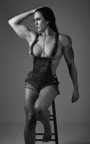 loveoffemalemuscle: jl9233: #RespectTheMuscle #awesome body...