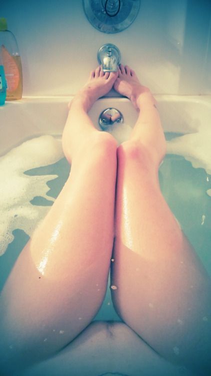 Her POV in the Bathtub
