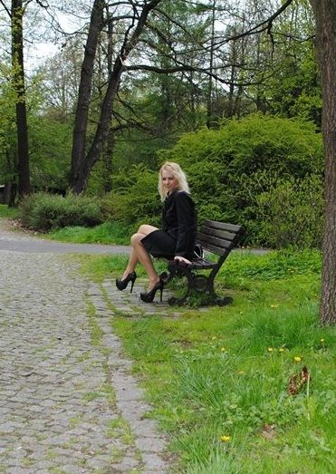 Nasty blonde hooking in the public park
