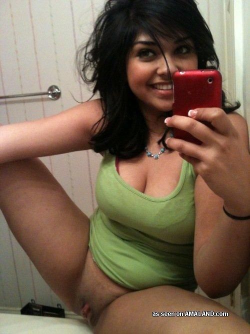 Indian amateur showing pussy