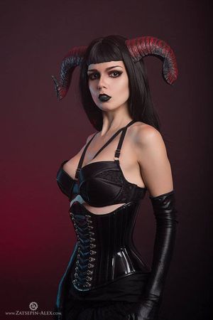 Thank you, Queanbull, for submitting the lovely quean!!!  xoxoxo