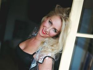 Name: Mirakell, Alter: 37, Geschlecht: weiblich, Beziehung: Single, Sexualität: hetero, Erotiktyp: keine Angabe, Interessiert an: Männern, Haarfarbe: blond, Augenfarbe: grün, Größe: 175cm, Imtimfrisur: rasiert, Kör