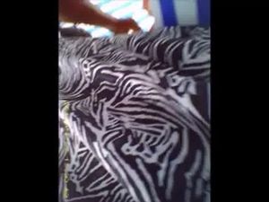 Upskirt Coroa Casada Com O Corno Do Lado