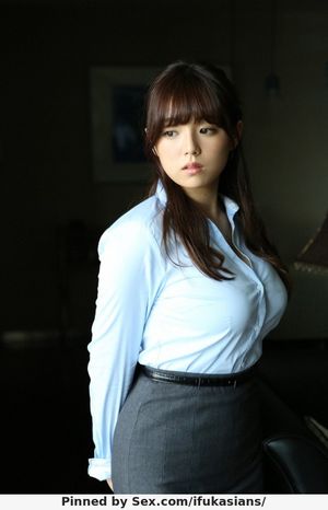 Superb asian big boobs in this pic