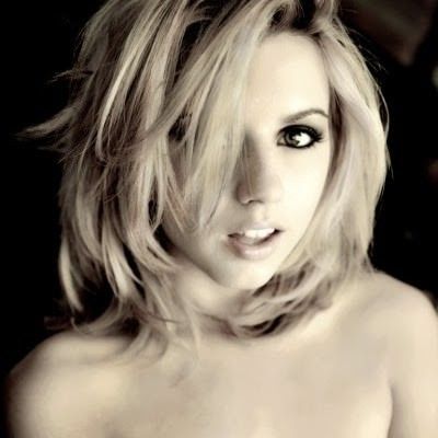Lexi Belle 33