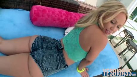 Plump assed honey Austin Taylor hardcore pussy pounding