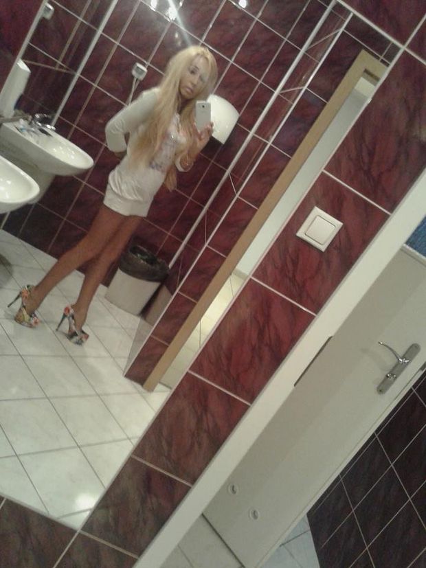 Toilet selfie