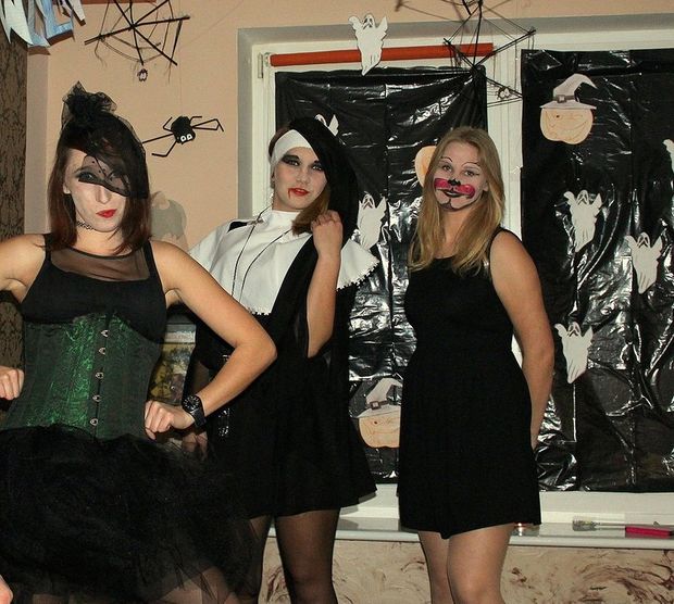 Slutty nun, slutty doggie, chick in a corset ... yeah we all knows that kind of "party"