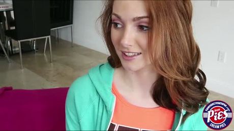 An exciting scene can be seen int his video wherein a certain hot teen Natalie Lust is able to negotiate with this hunk delivery man.