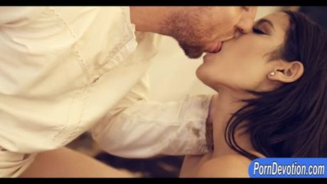 Middle Eastern slut Karmen Bella in chain leash banged rough